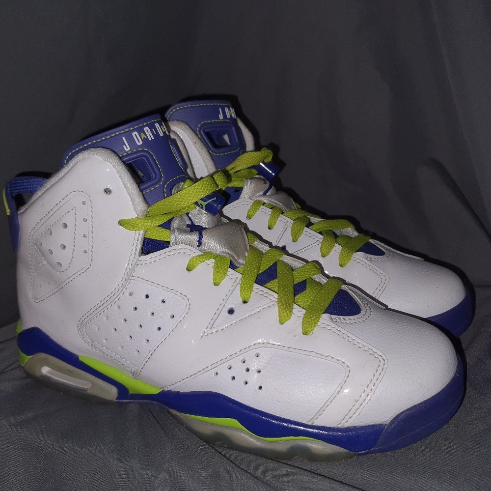 Jordan Retro 8 "Fierce Green" Looks New